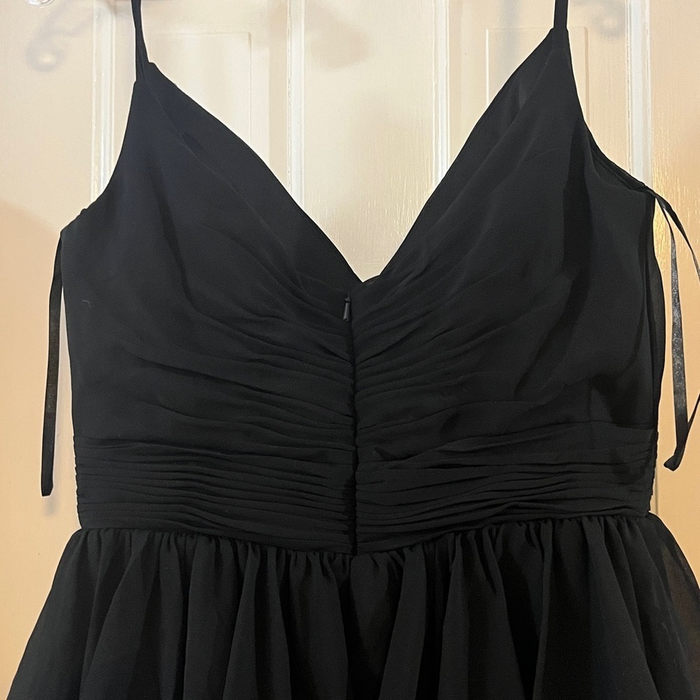 Mac Duggal Black V-Neck Gown with Ruffled Skirt Size 8 NWOT - Picture 15 of 17